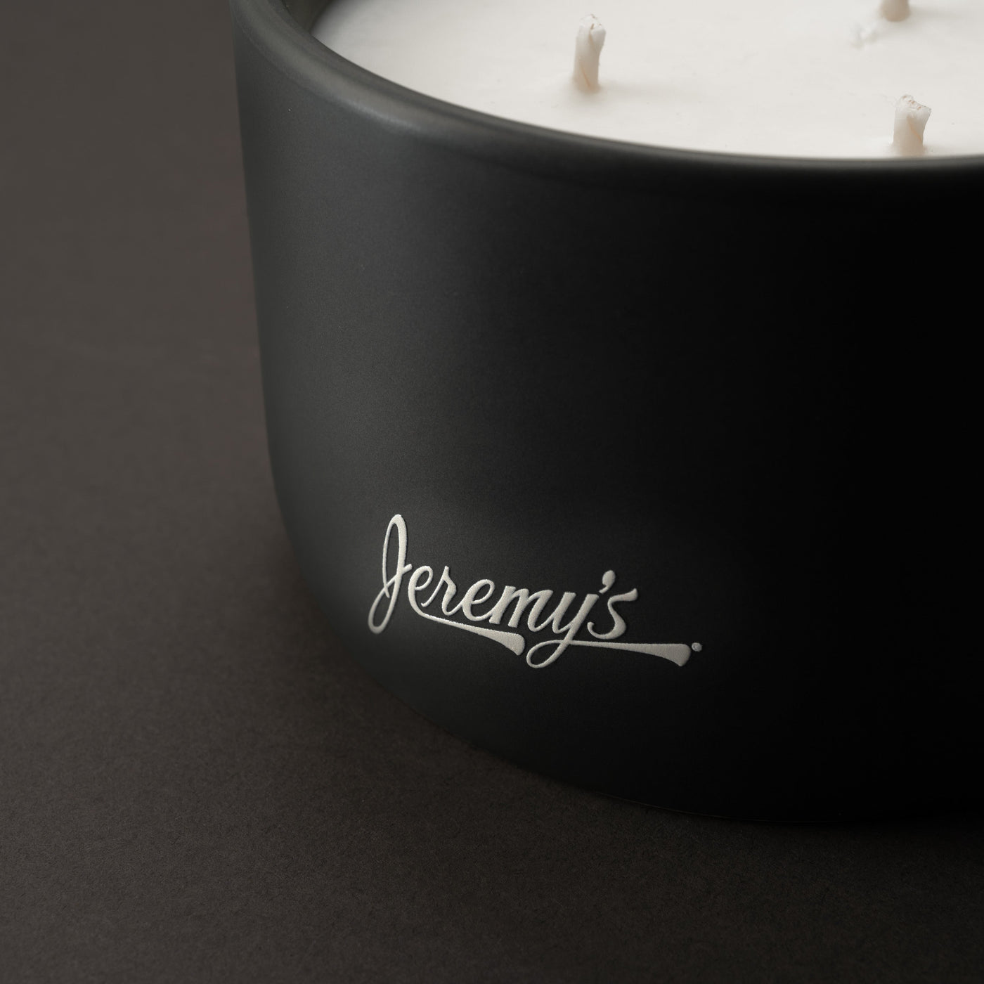 Oud & Smoky Resins Candle